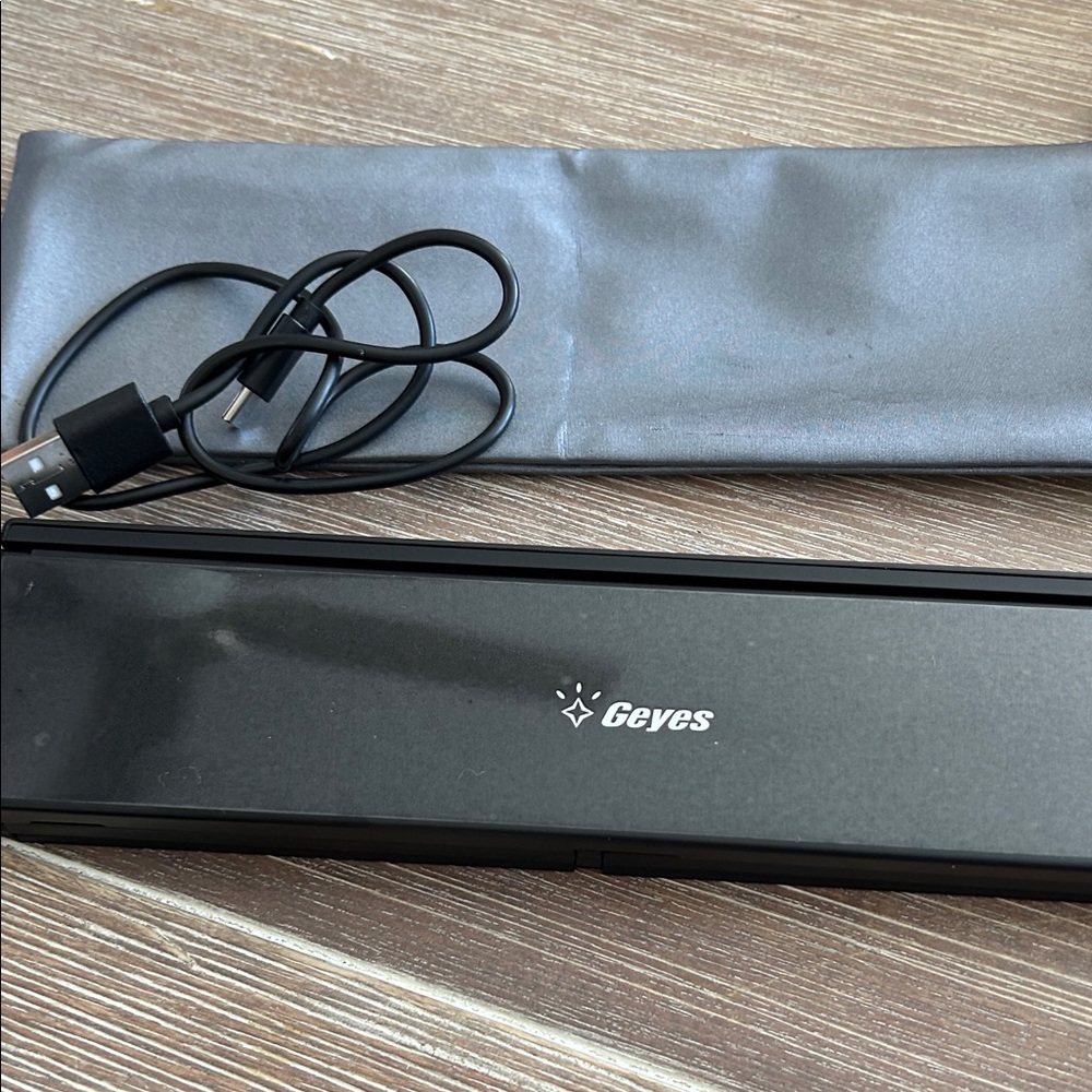 🎉CLEARANCE NWOT Geyes Black Foldable Bluetooth Keyboard - Picture 9 of 9